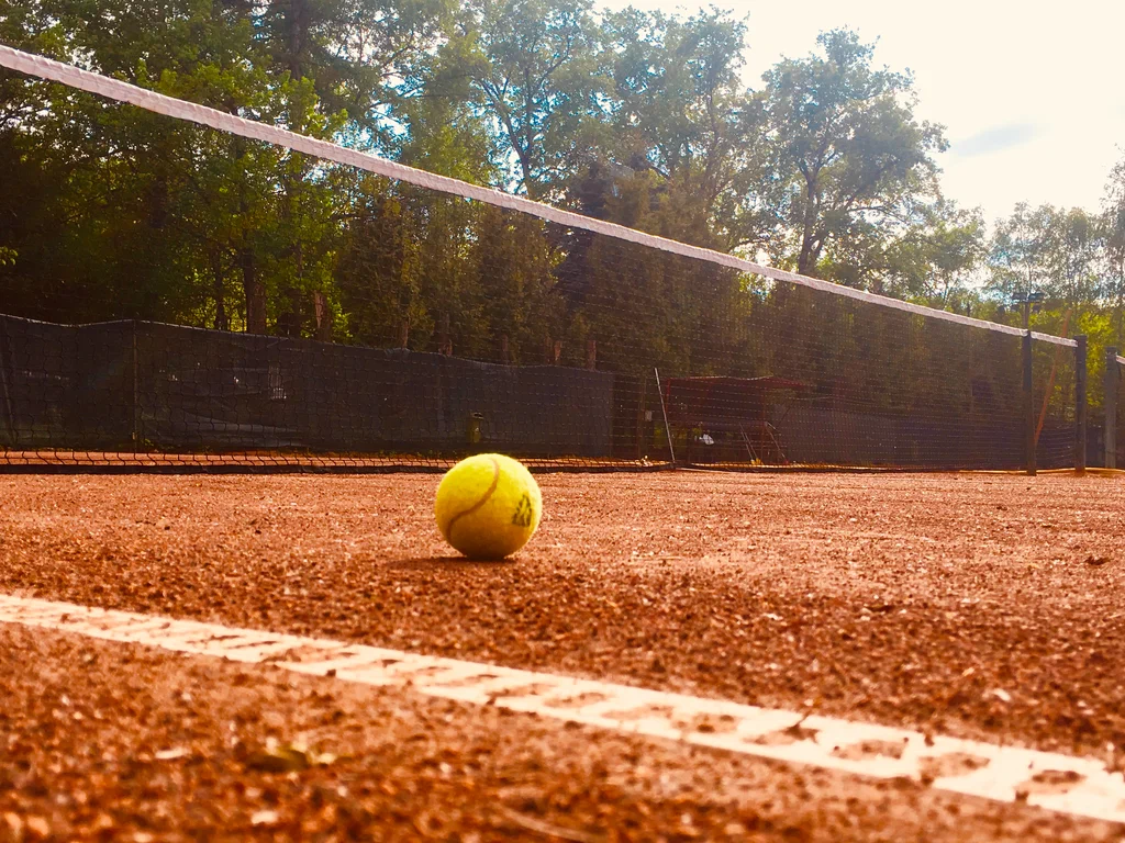 Теннисный корт